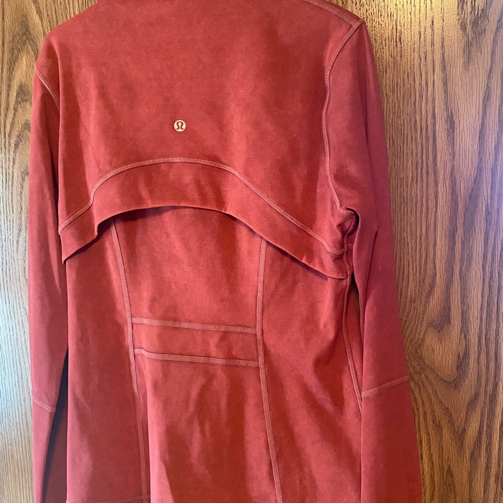 Lululemon Define Jacket *Garment Dye
Misty Merlot